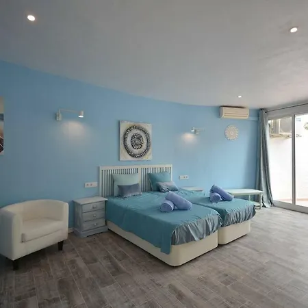 Villa Nick,12p,seafront,pool *