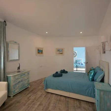 Villa Nick,12p,seafront,pool
